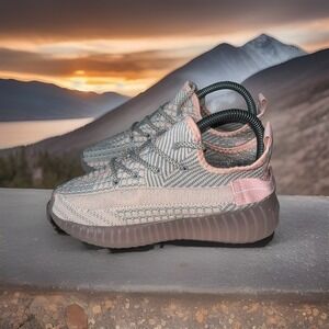 Athletic Shoes Womens Size 6 Pink Elephant Color New Condition Cute Gym‎ Casual